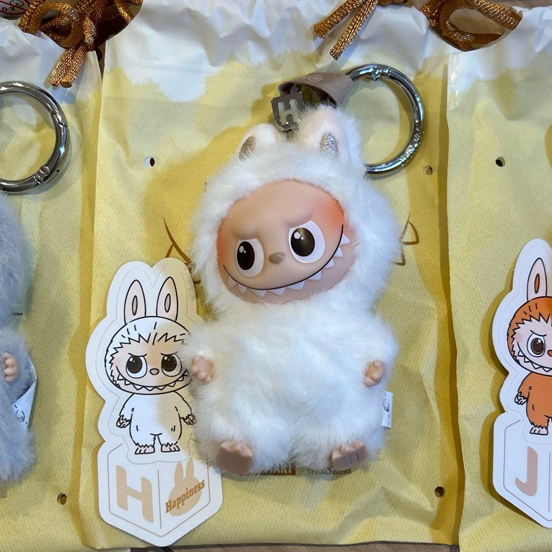 PIN FOR LOVE イニシャルラブブ ぬいぐるみペンダント　A.C.H.J