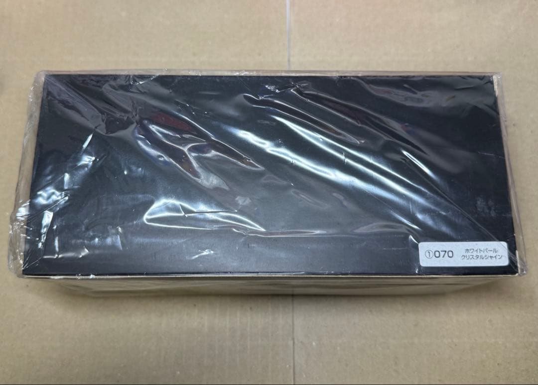 トヨタ ハリアー ホワイトパールクリスタルシャインカラーサンプルミニカー 色見本