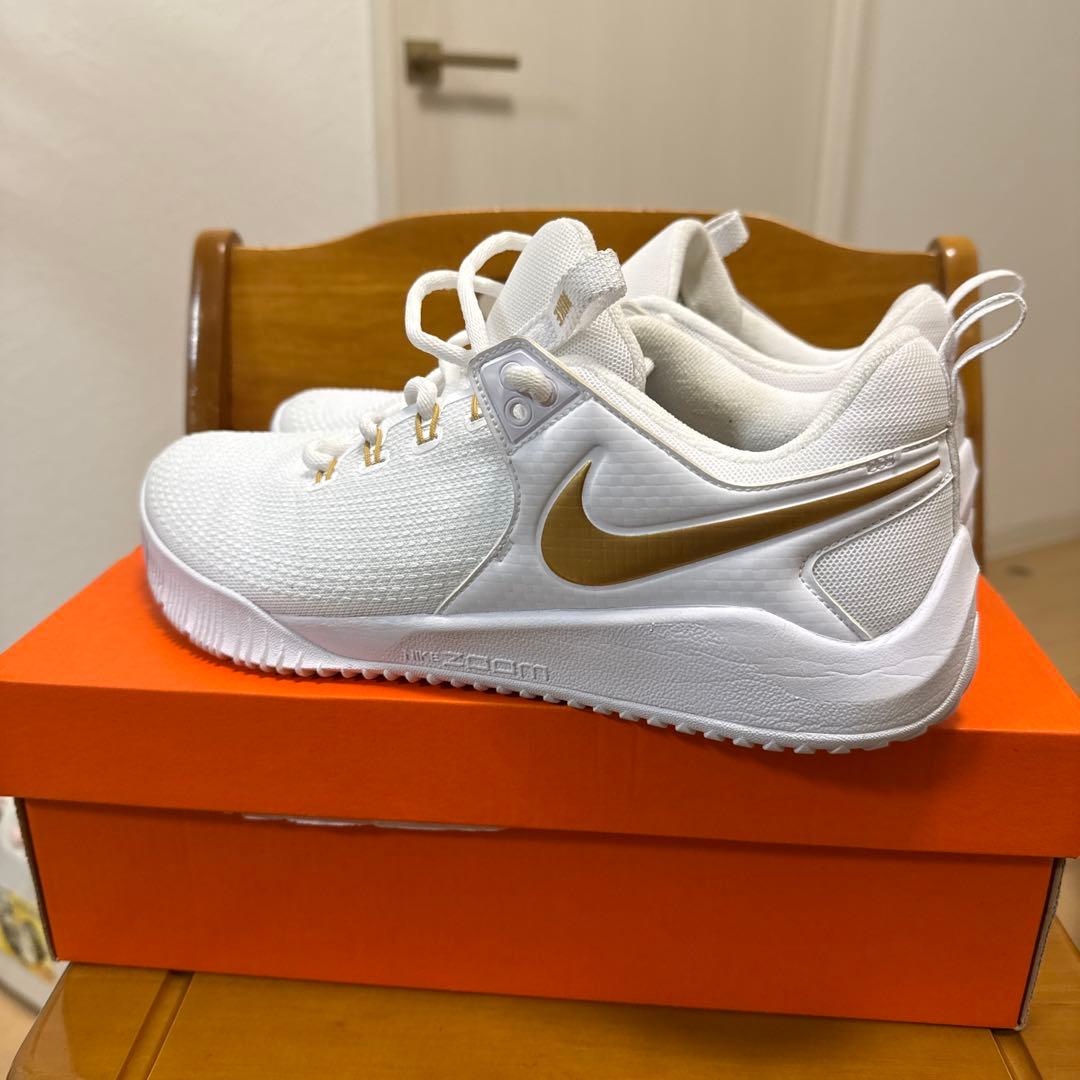 ナイキ　バレーボールシューズ　ハイパーエース2