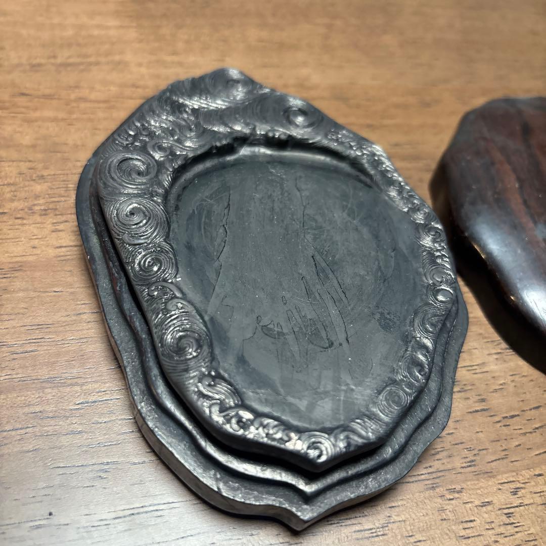 装飾的な硯　端渓硯？