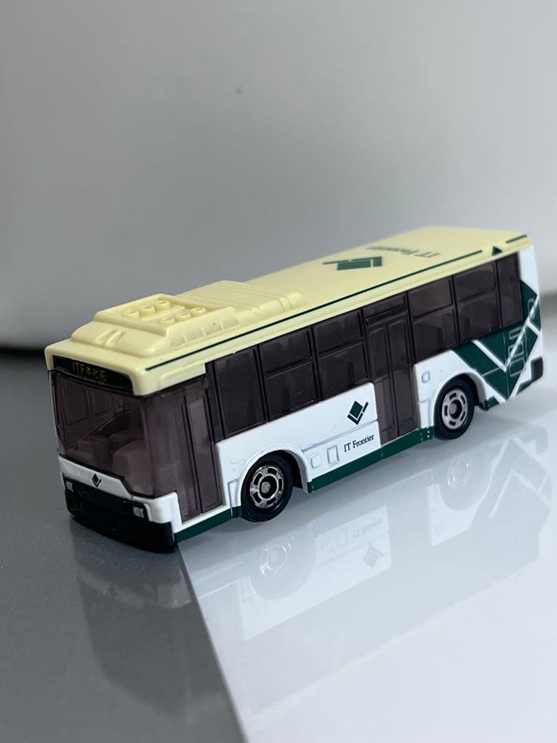 トミカ　IT Frontier バス