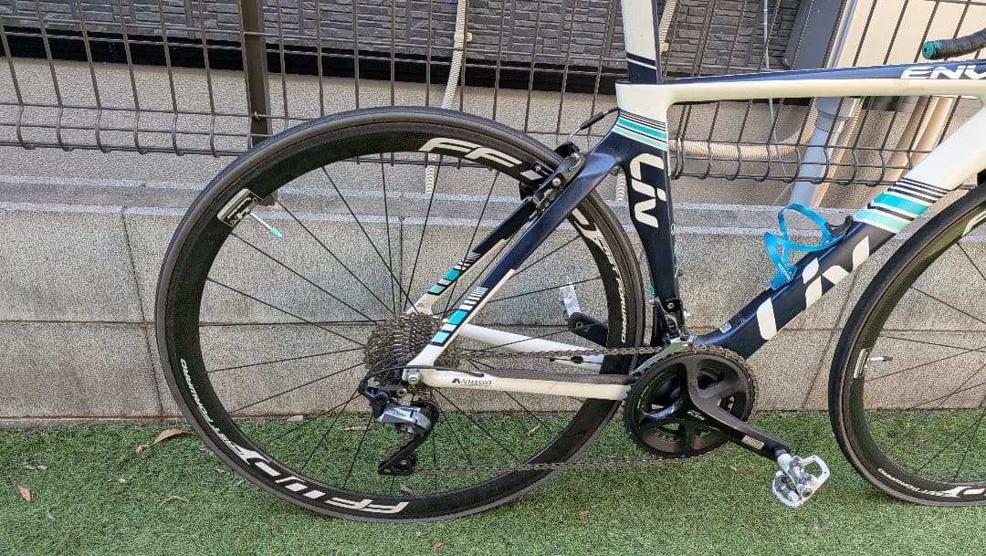 GIANT LIV ENVIE カーボンロードバイク