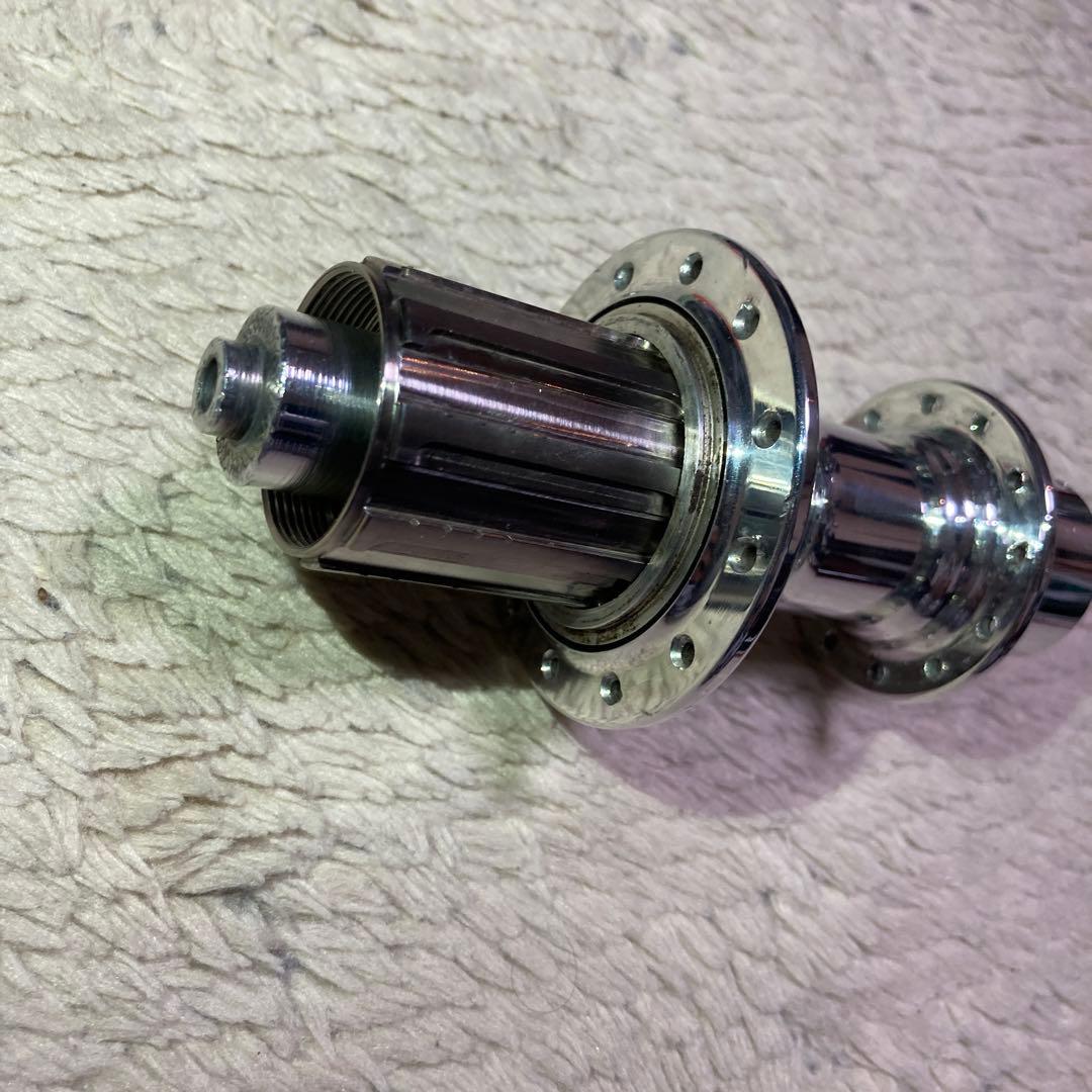 激レア ホワイトインダストリーズ ハブ リア 24穴