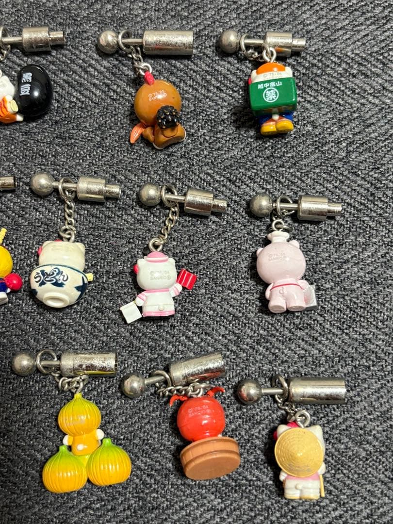 【再々値下げ】　平成レトロ　レア　ご当地キティ　ハローキティ ストラップ 14個