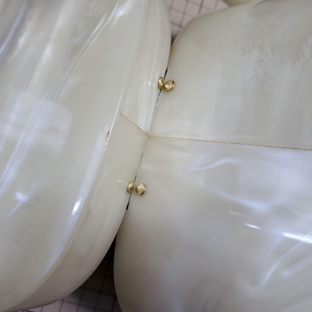 レア✨ヴィンテージ✨白いセルロイドのバッグ✨17.5cmx11cmx高さ13cm