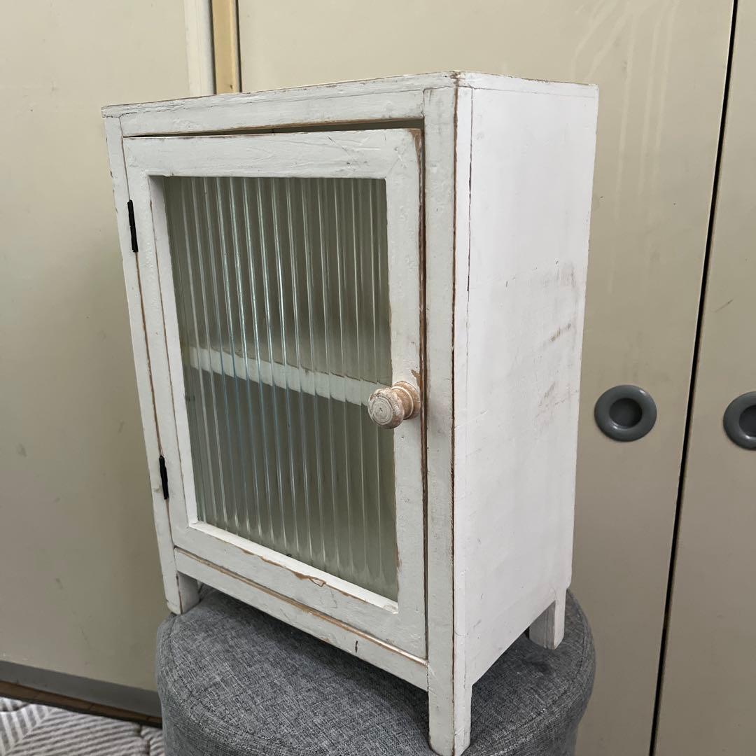 骨董市購入　アンティーク２段　シャビー　波ガラス