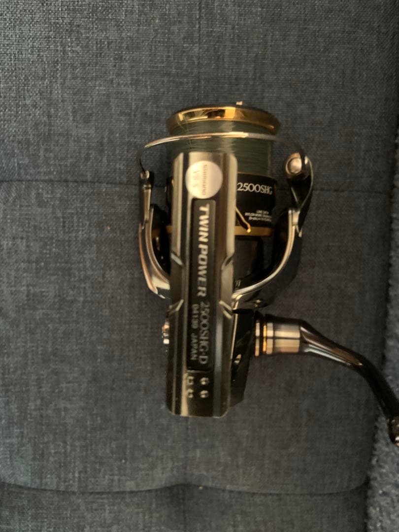 シマノ TWIN POWER 20 2500SHG スピニングリール