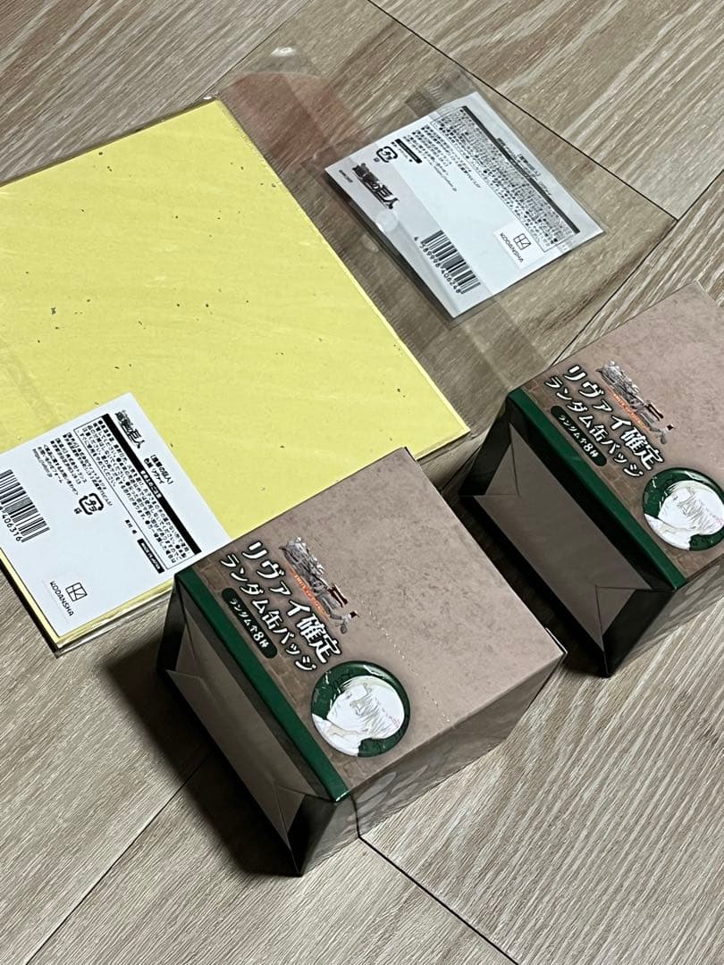 進撃の巨人　リヴァイ　缶バッジ　色紙　アクリルキーホルダー