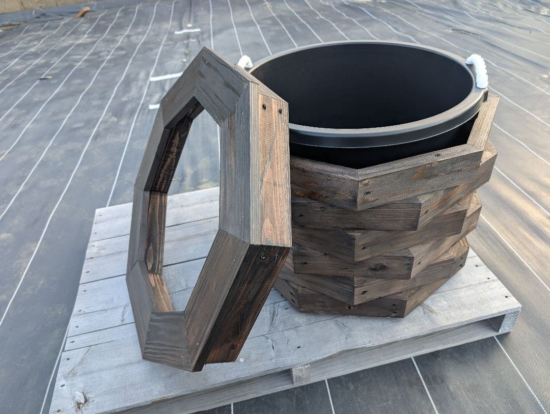 45㍑タイプ　ビオトープ　メダカ・金魚　飼育セット　木枠カバー　丸プラ容器付