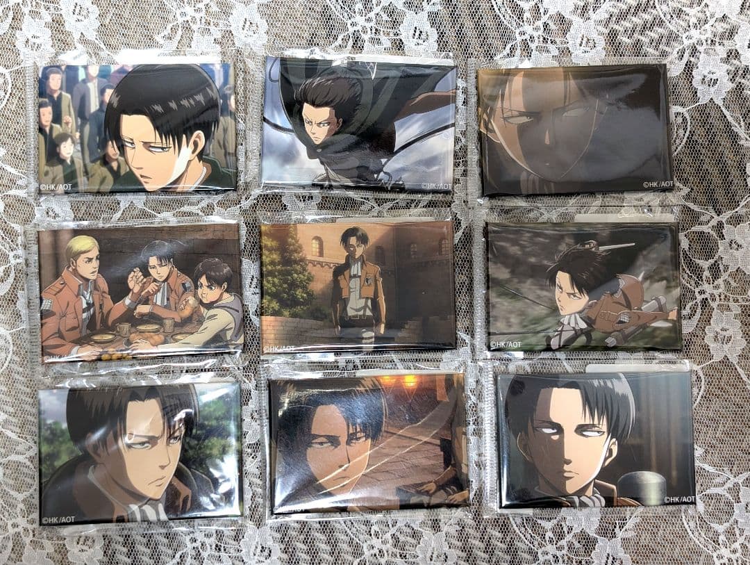 進撃の巨人 リヴァイ百景　缶バッジ46個セット＋おまけ2個