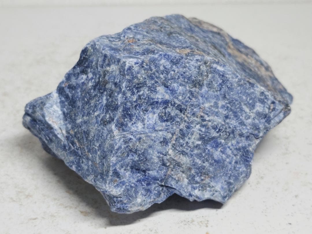 ソーダライト 1kg ラピスラズリ 原石 鑑賞石 自然石 鉱物 誕生石 水石