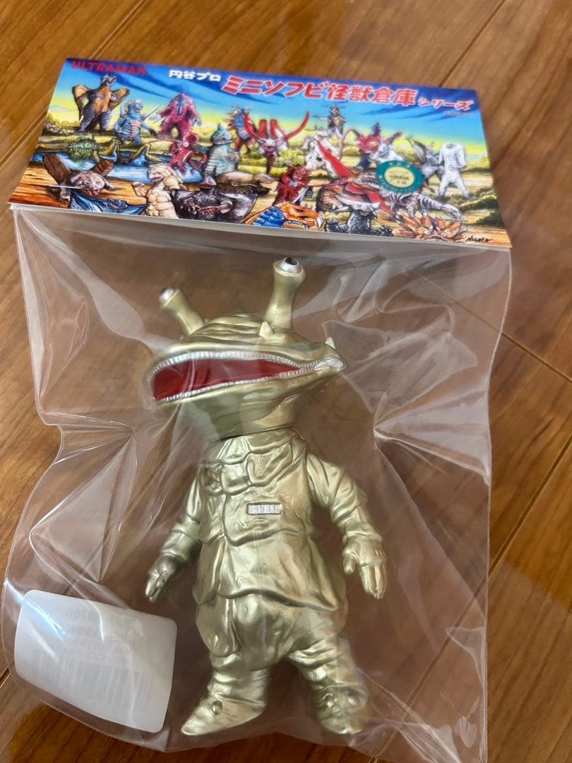 新品未開封　カネゴン MAXTOY シャンパンゴールド