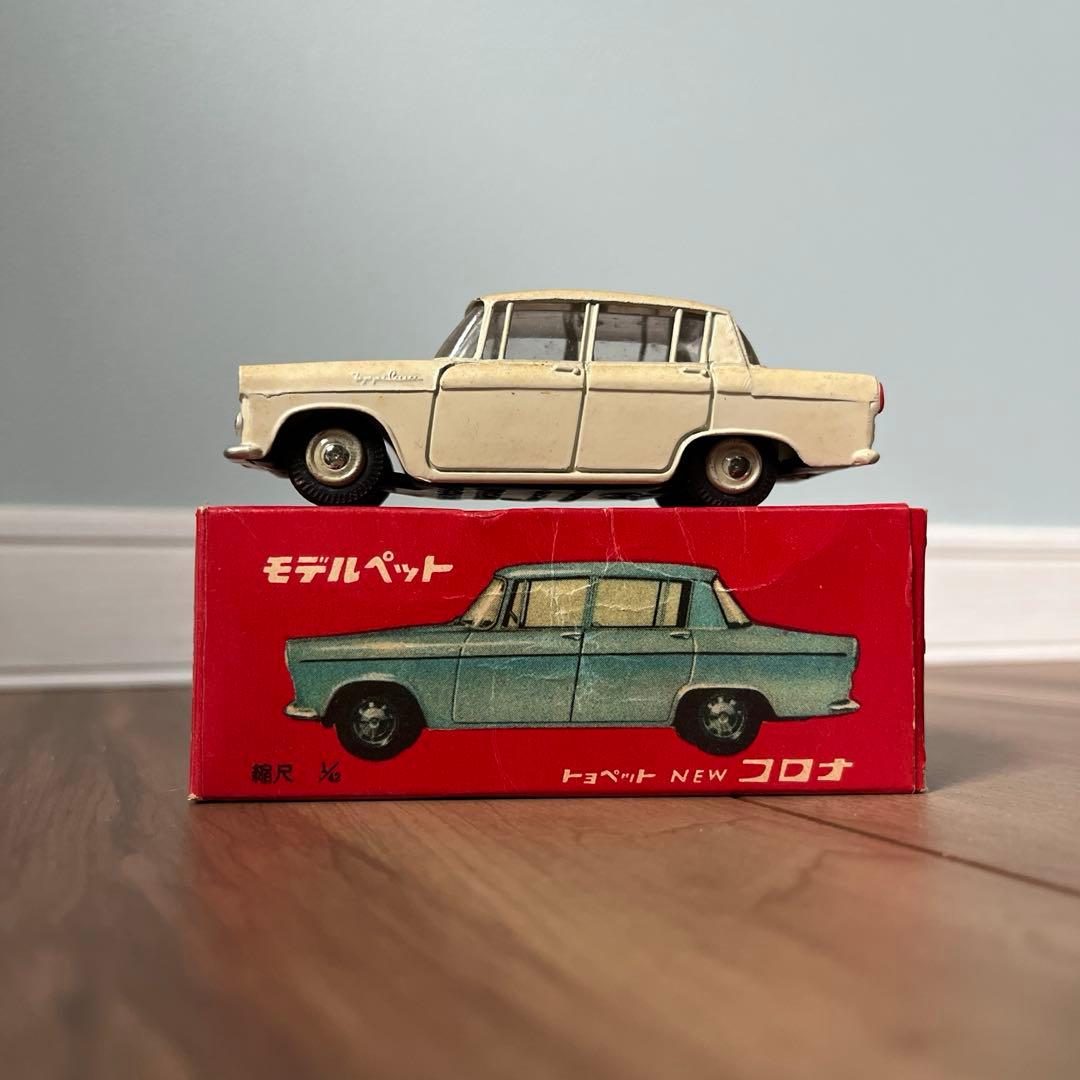 モデルペット NEW コロナ NO.7 トミカ　ミニカー