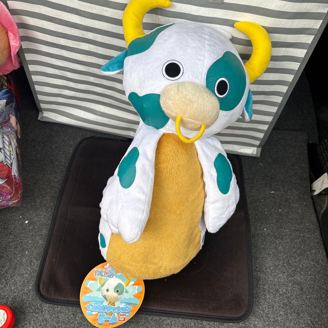 ゲームセンター限定非売品景品・新品ワンピース ・ぐったりクッション・モーム