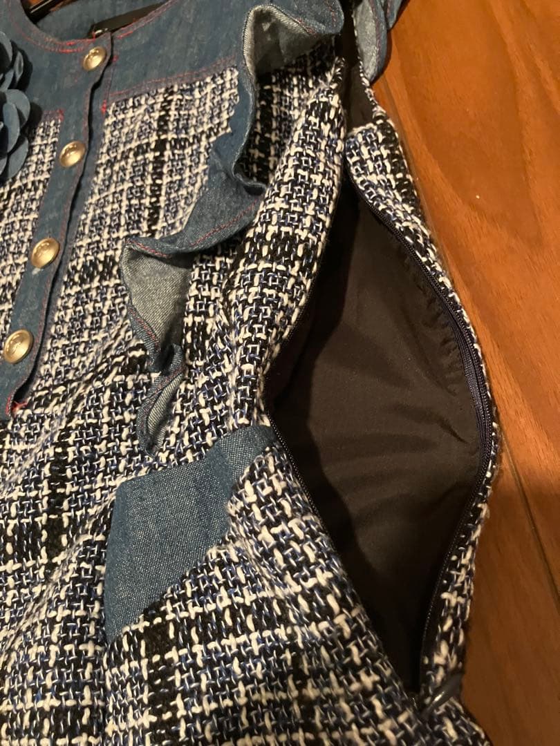 めちゃ可愛い　CHANEL ワンピース　M ブローチ2 CCボタン ノベルティ