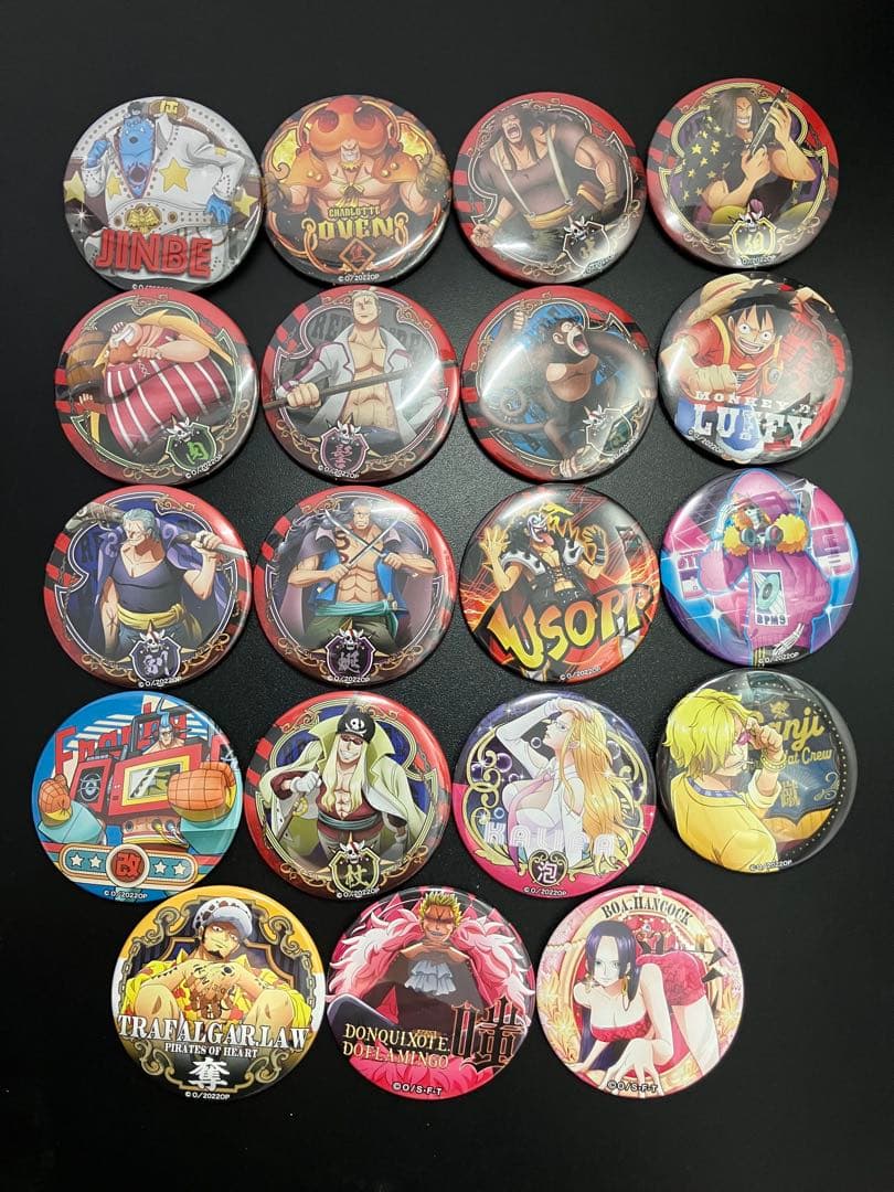 ONE PIECE ワンピース　輩缶バッジ　ロー　ハンコック　ドフラミンゴ