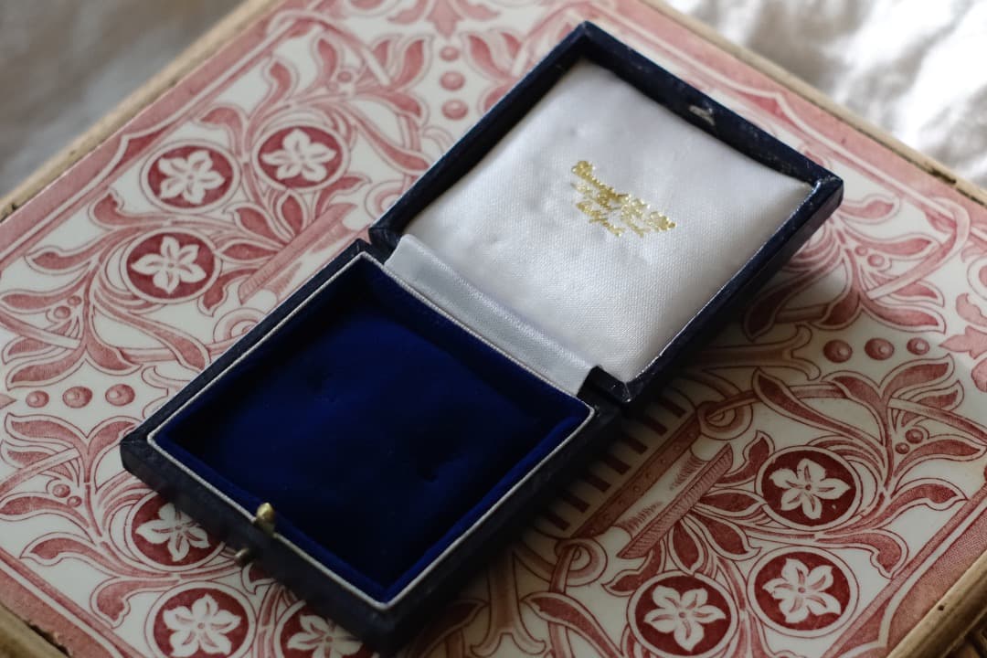 イギリスアンティーク｜ジュエリーボックス（32）