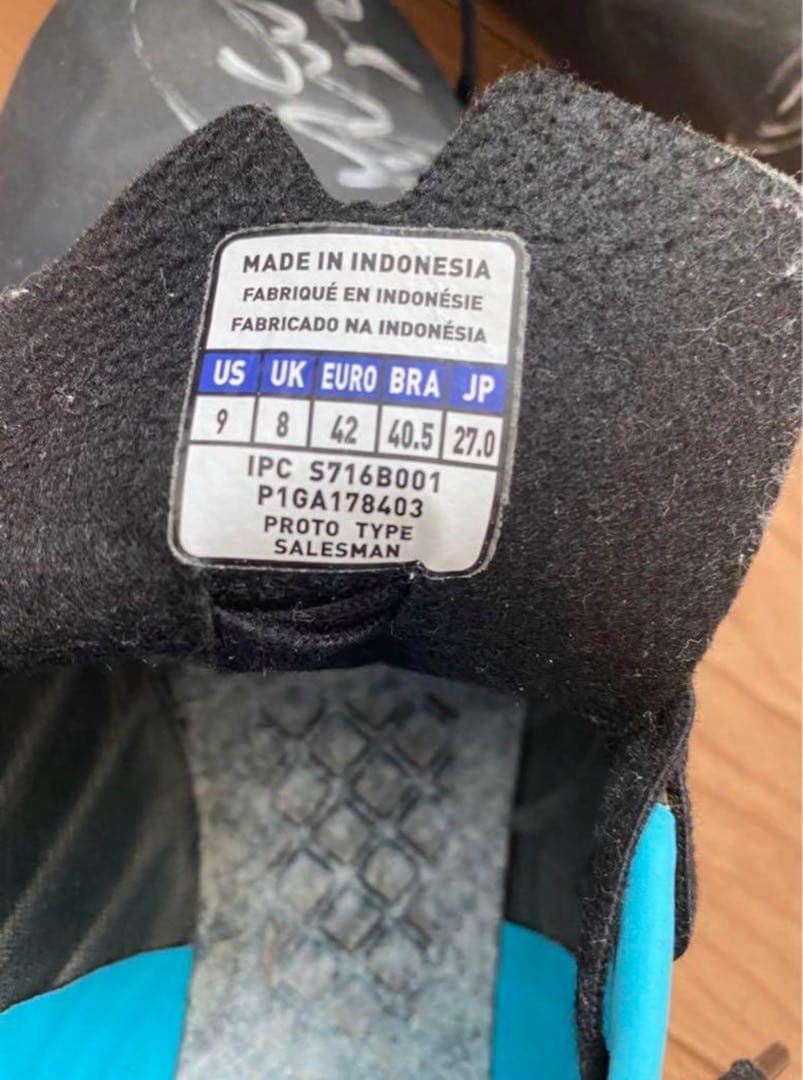 阿部勇樹選手　サイン入りスパイク