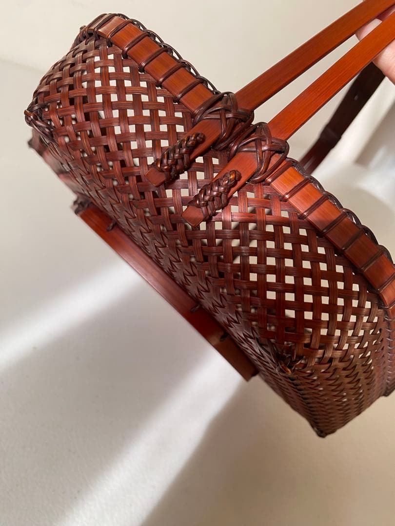 京都　祇園　西河　手付き竹籠
