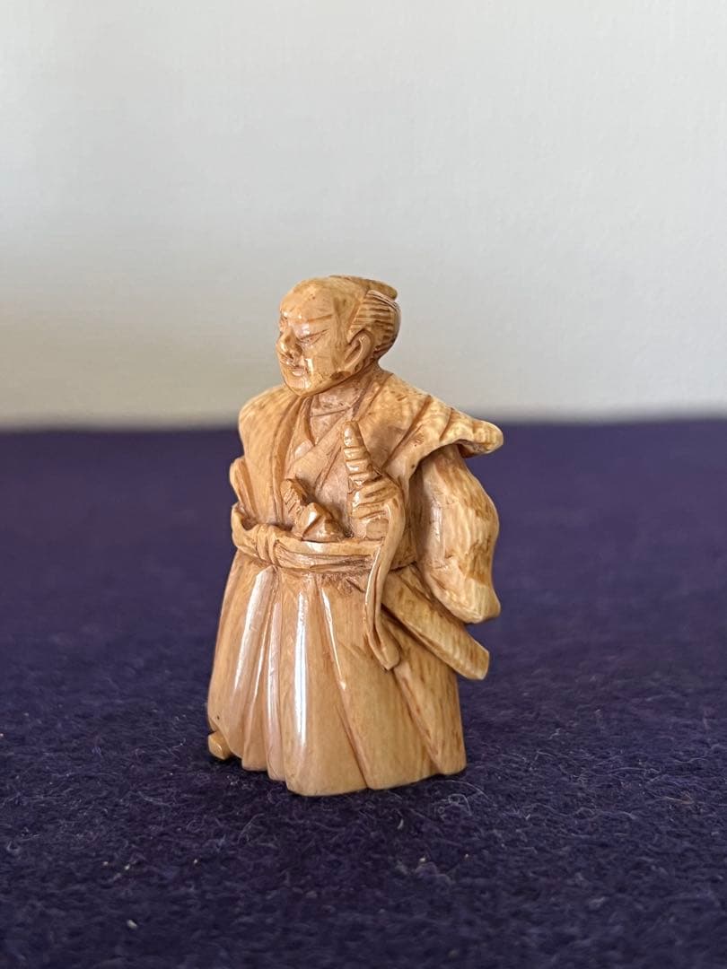 極上　根付 人物　武士　重さ:27g H8-14