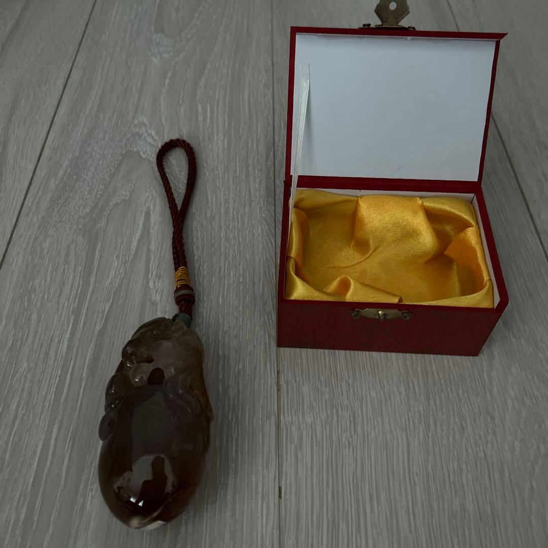 翡翠 獅子彫刻 専用ケース付き