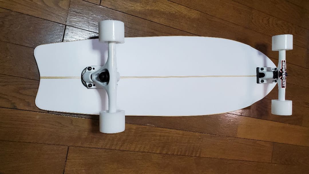 新品 サーフスケート