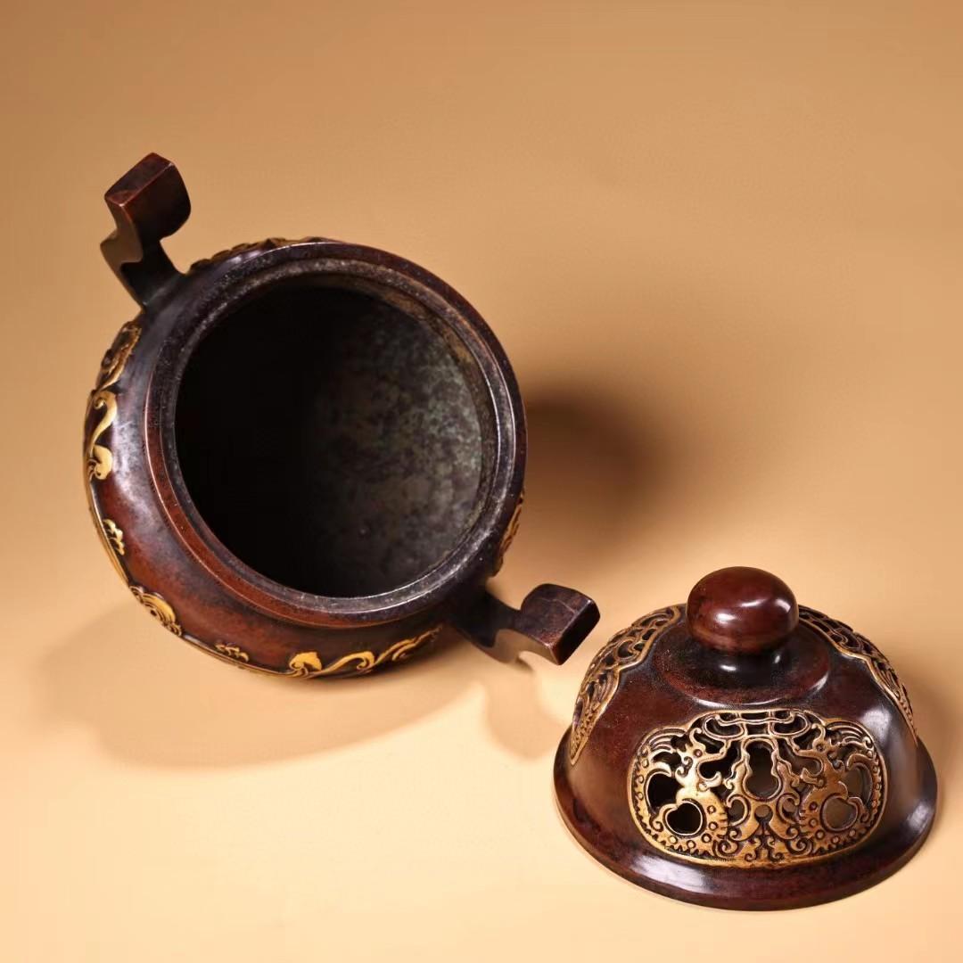 中国古美術・旧蔵鏨刻鎏金の獣面熏香炉・純赤銅细密彫・高浮彫・置物・茶道具・箱付き