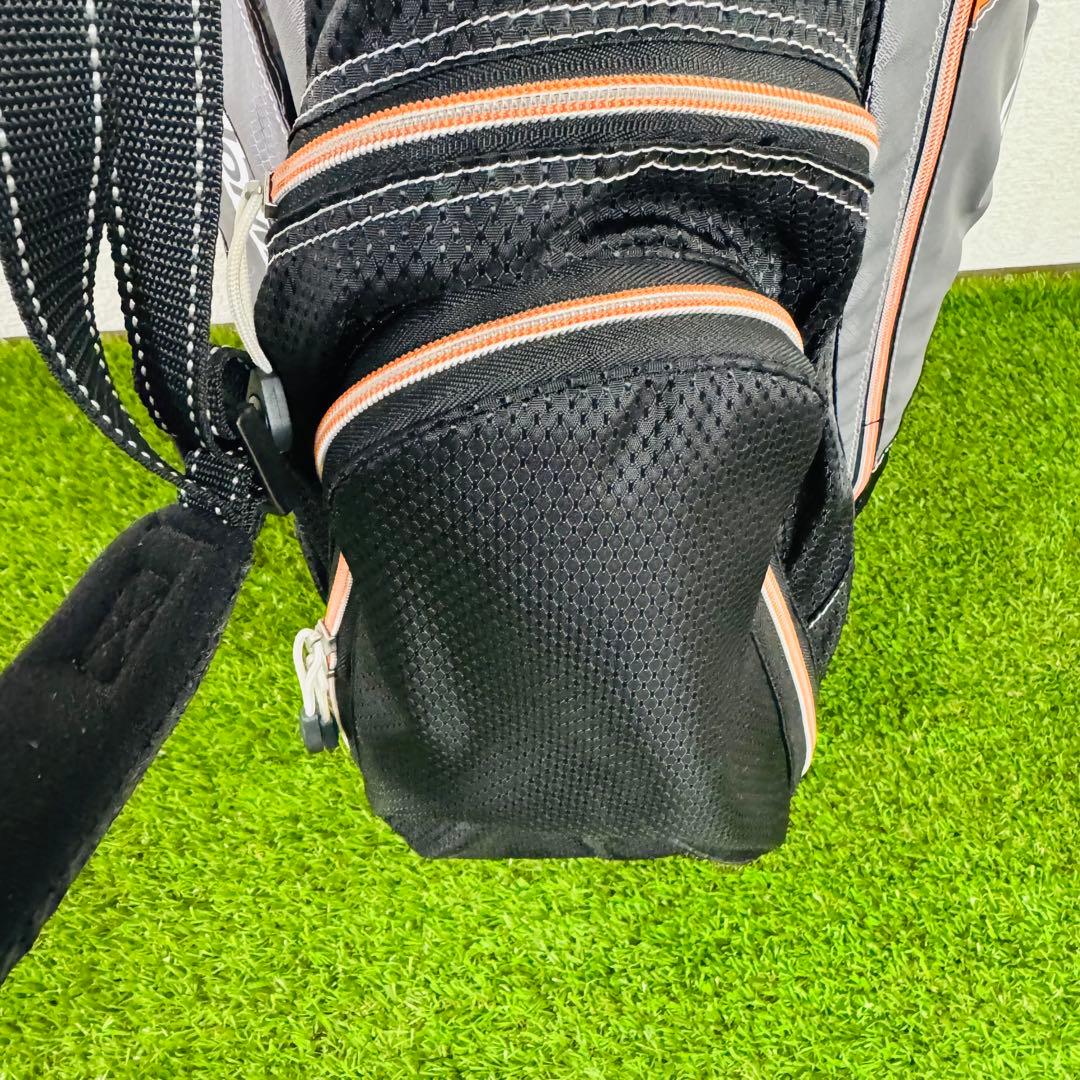 TaylorMade スタンドキャディバッグ ボールマーカー型付き