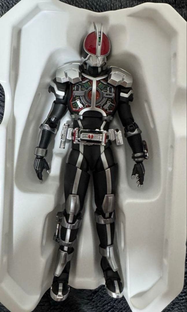 S.H.Figuarts（真骨彫製法）仮面ライダーファイズアクセル