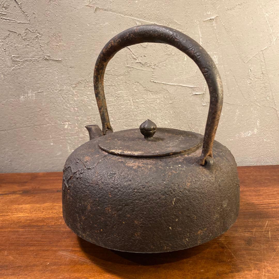 時代物 鉄瓶 梅柄 彫刻 鋳物 南部鉄器 骨董品 急須 古美術品