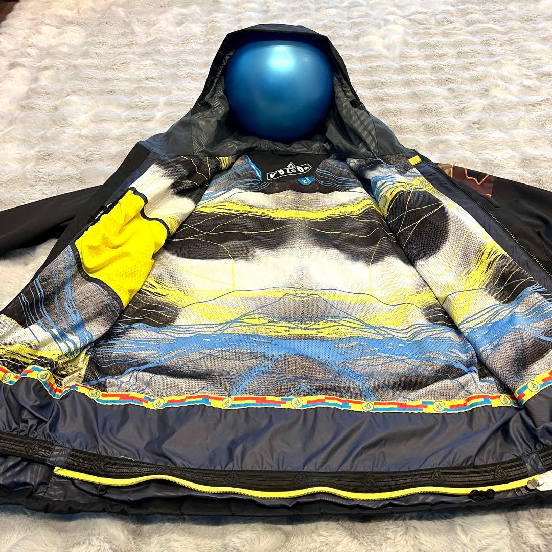 良好　VOLCOM ボルコム　スノーボードウェア　迷彩　カモフラ　M