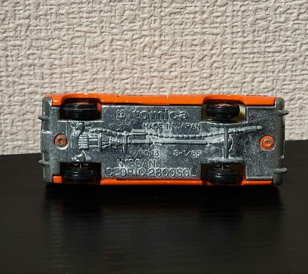 TOMICA　トミカ　日産セドリック　タクシー　箱付き