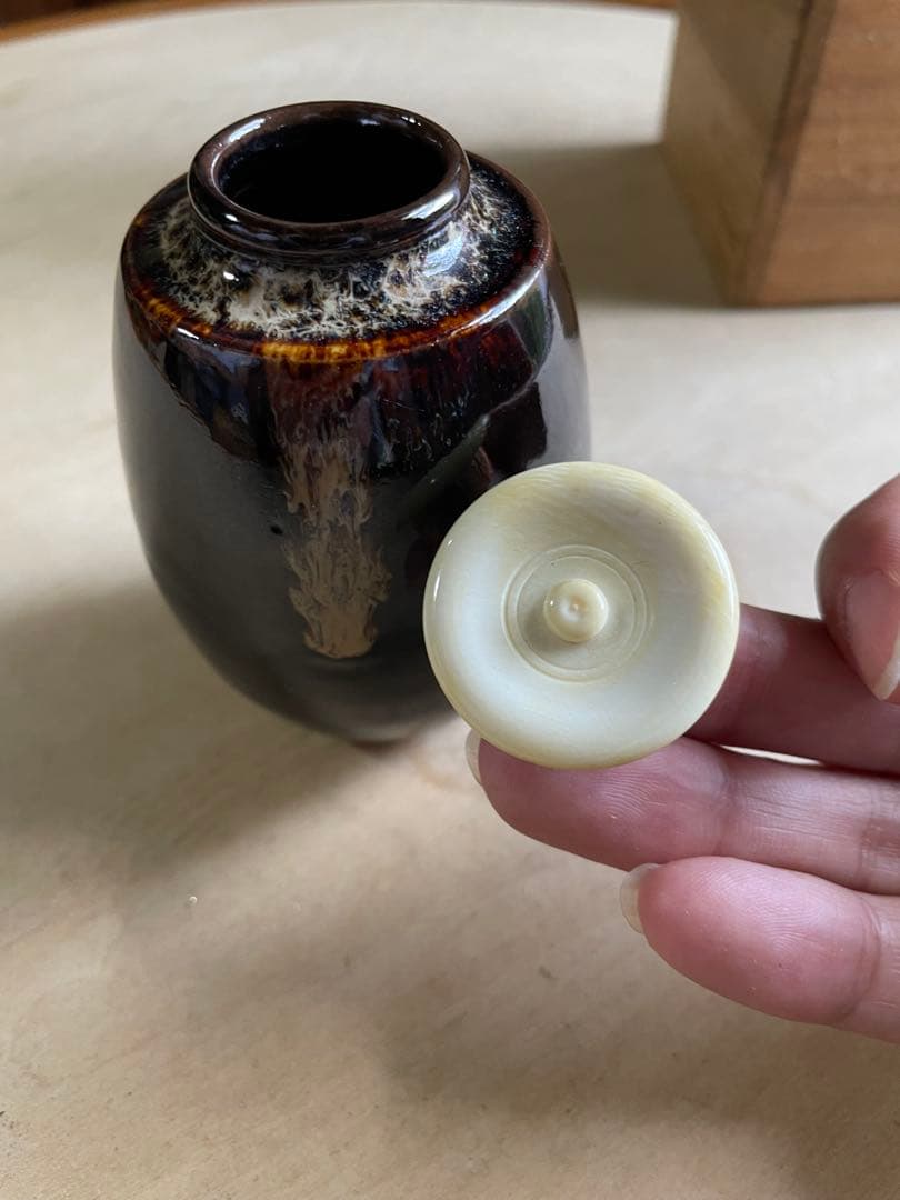 値下げしました　肩衝茶入　仕覆付　共箱付　茶道