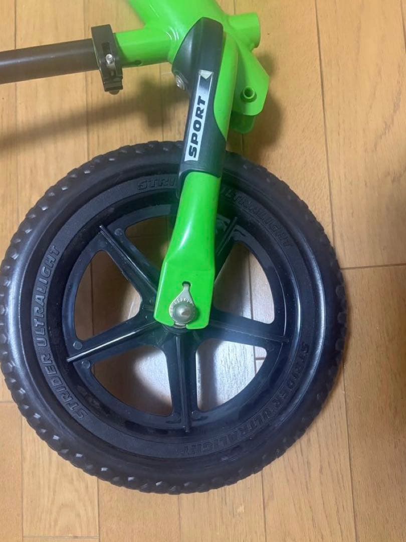 しら　STRIDER 12 Sport グリーン ストライダー