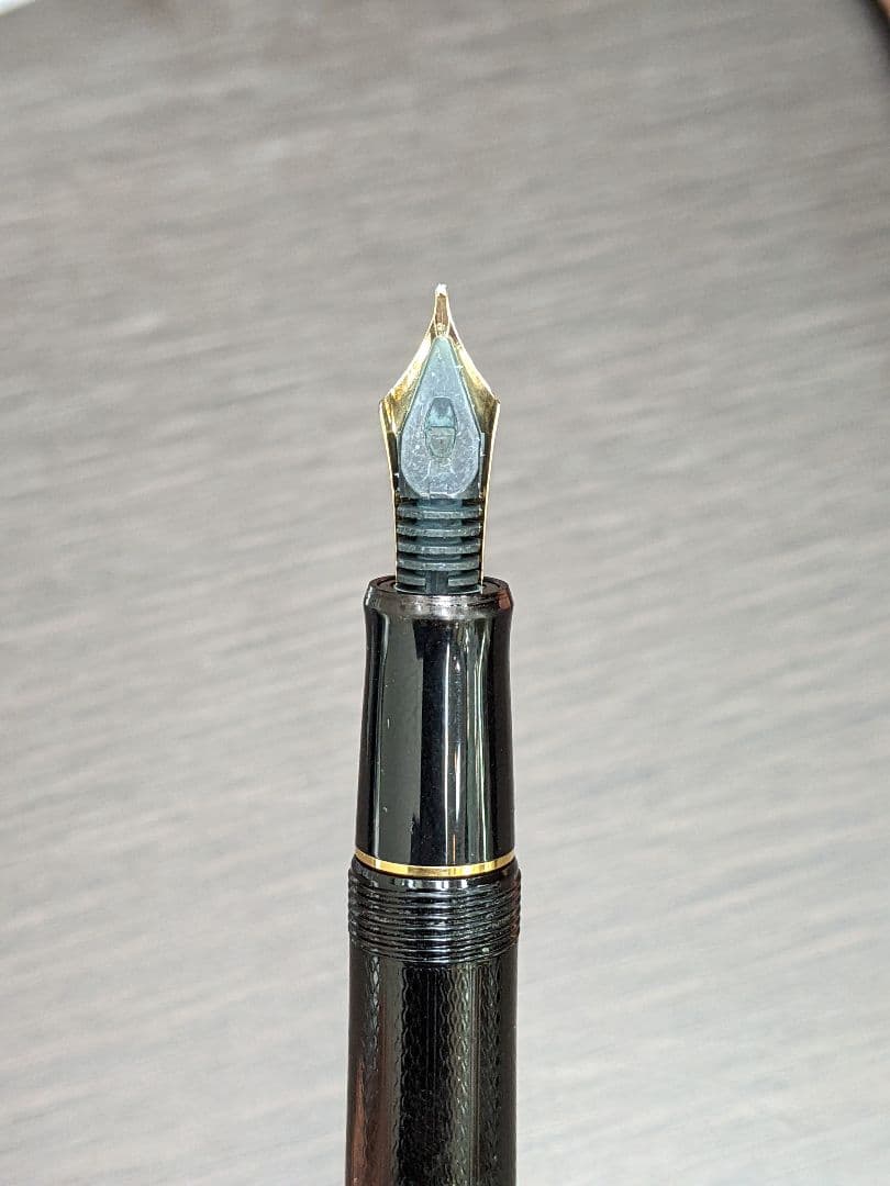 PILOT パイロット 万年筆 黒 ペン先　金 14ｋ