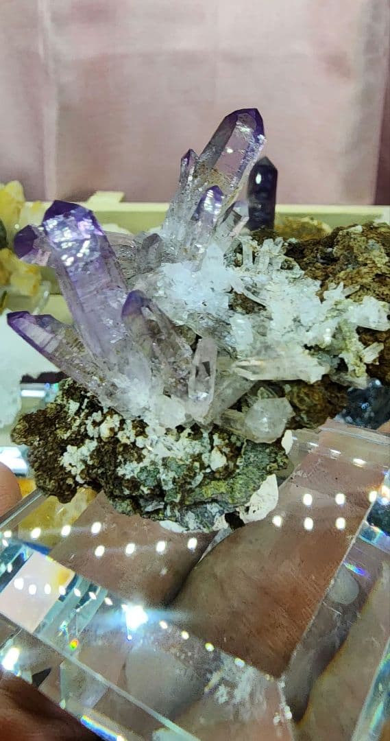 ベラクルス産アメジスト クラスター（母岩付き）