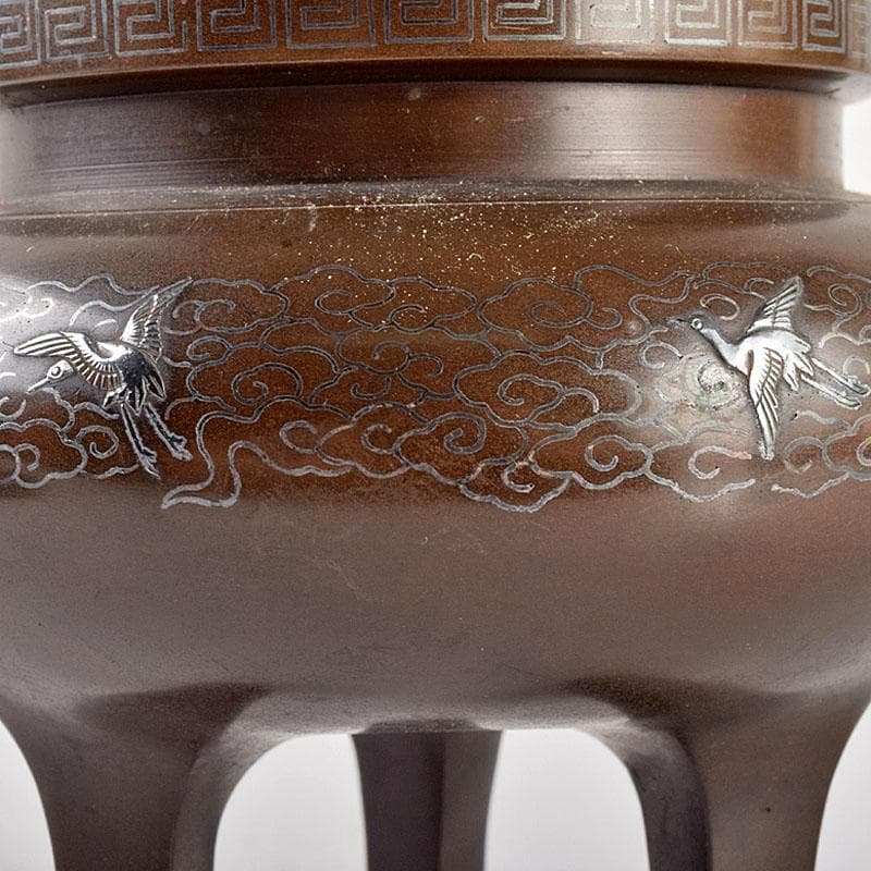 古銅　銀象嵌雲鶴文　三足蓋爐　香炉　唐木台・時代箱付　R　R4959