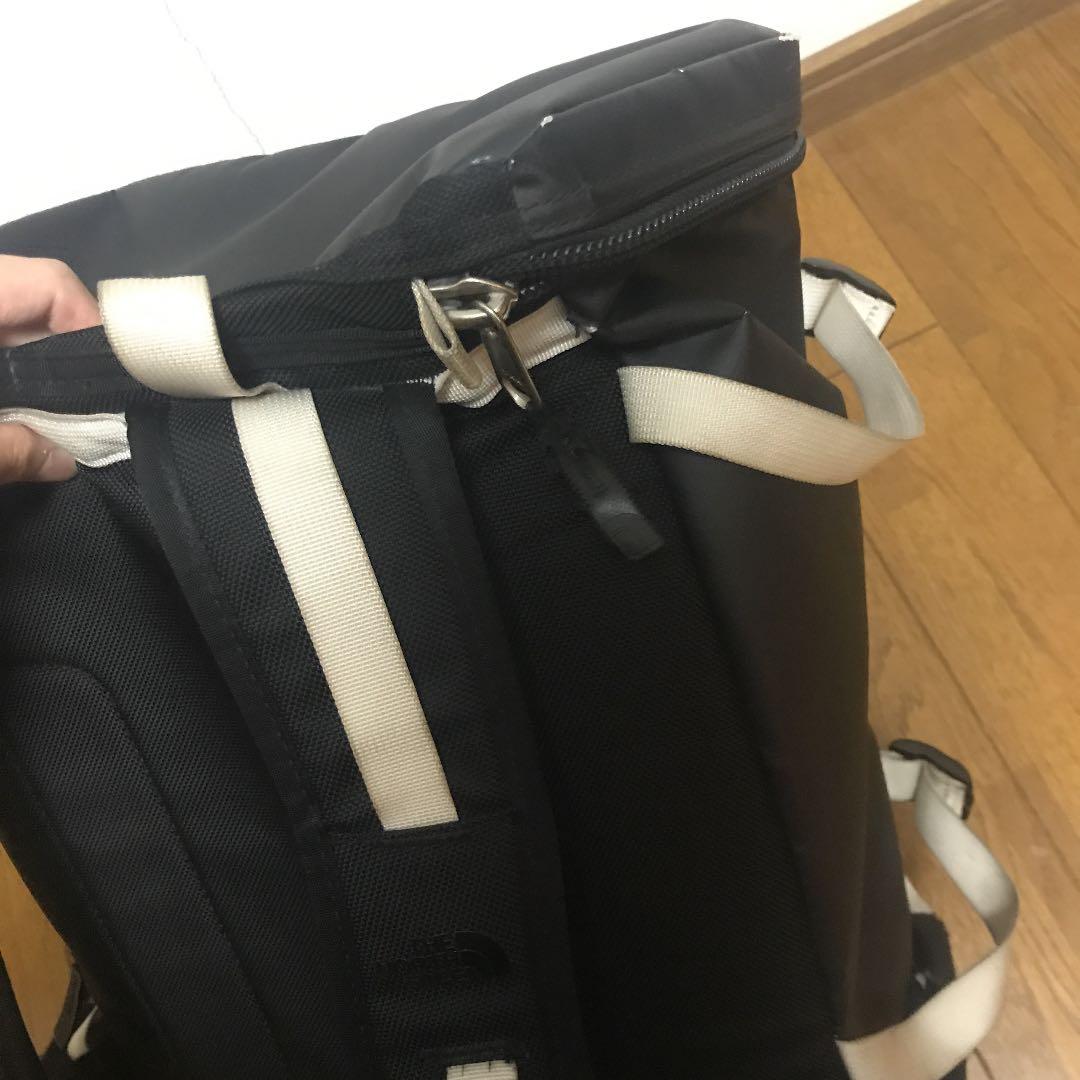 the North Faceのカバンです【白黒⠀】