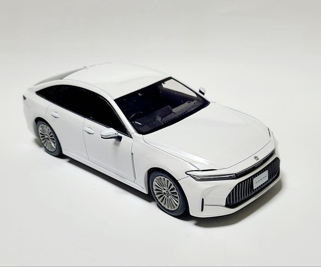 トヨタ クラウン セダン カラーサンプル