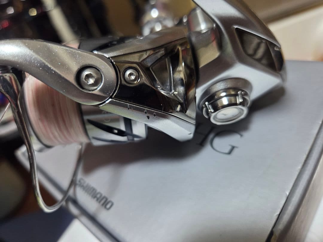 （写真追加）SHIMANO STRADIC C3000HG スピニングリール