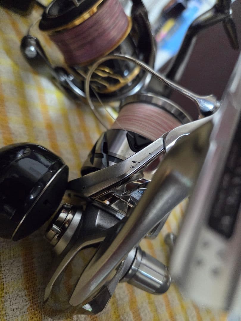 （写真追加）SHIMANO STRADIC C3000HG スピニングリール