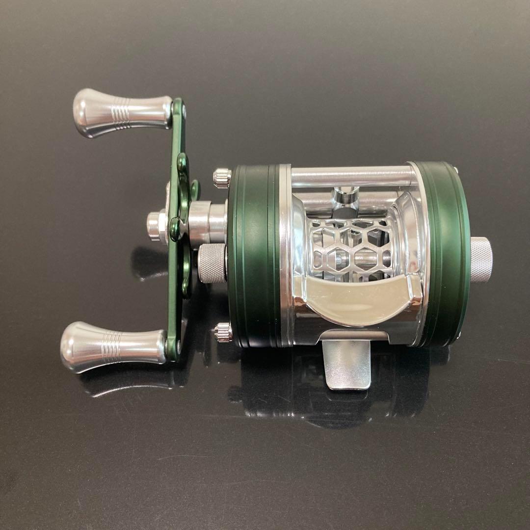 【新品】渓流ベイトリール 丸型リール トラウト用 シルバー／グリーン