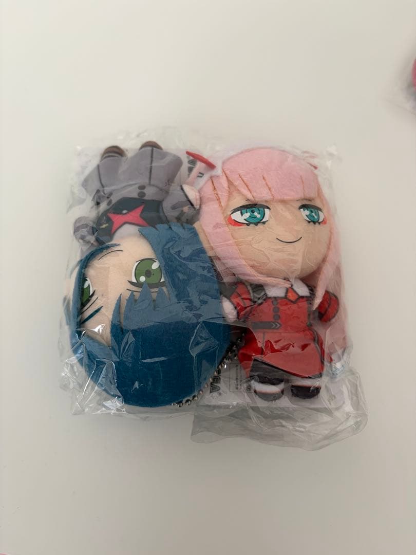 【希少品】ダーリンインザフランキス マスコット ぬいぐるみ ゼロツー/イチゴ