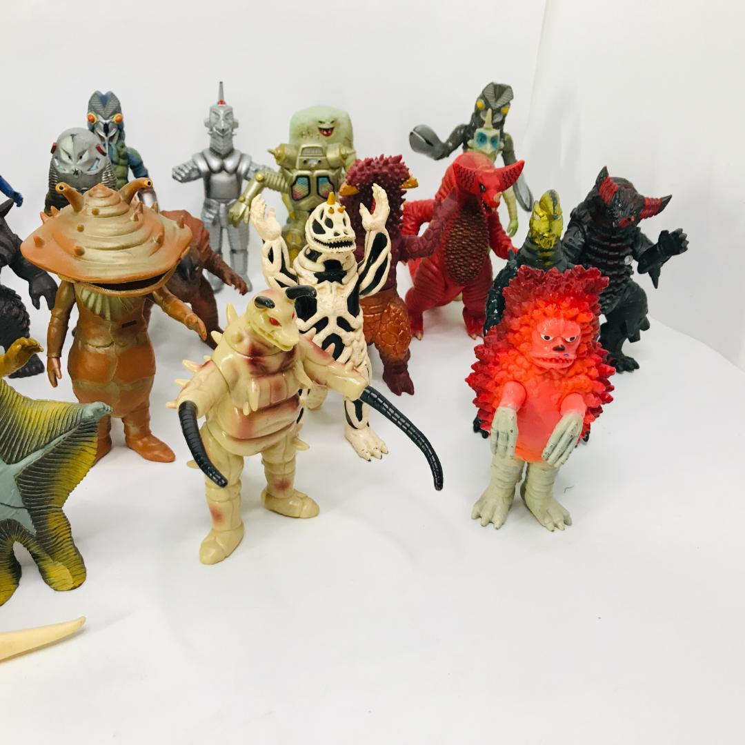 【匿名配送、送料無料】ウルトラ怪獣ソフビ　29体　ペスター　ウー　ゴモラ　他