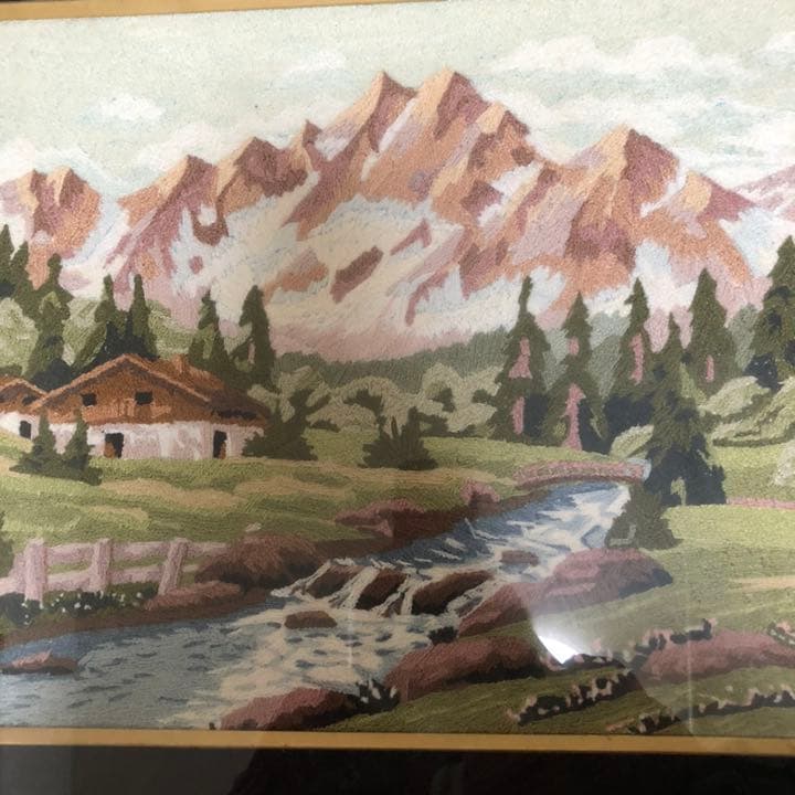 ビンテージ絵画　文化刺繍 山小屋　雪化粧した山脈 ハンドメイド
