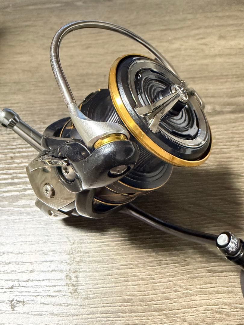 DAIWA 21カルディアLT4000CXH スピニングリール