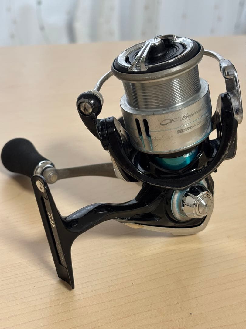 ダイワ(DAIWA)スピニングリール　19エメラルダスLT2500S-H-DH