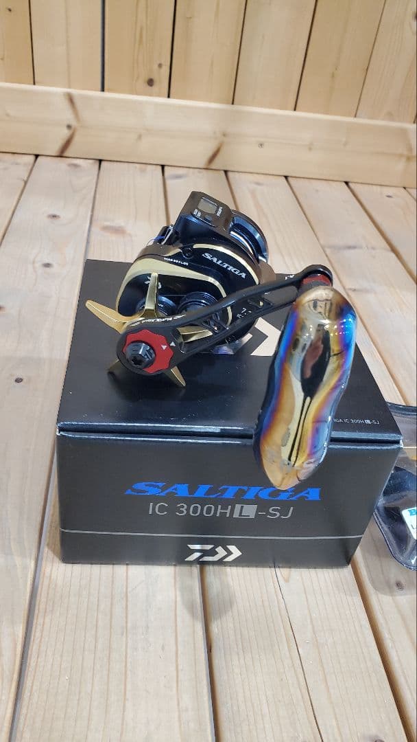 【新品】超レア☆ダイワ ソルティガIC 300HL-SJ☆LIVREリミテッド★