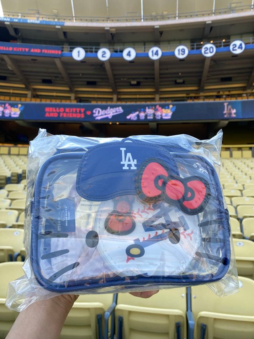 ハローキティ ロサンゼルス・ドジャース バッグ