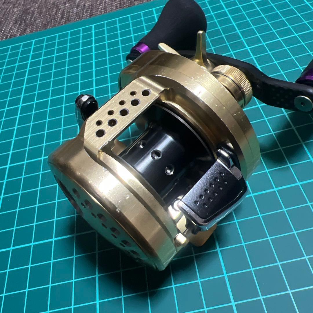 リール Shimano 15 Calcutta Conquest 200HG